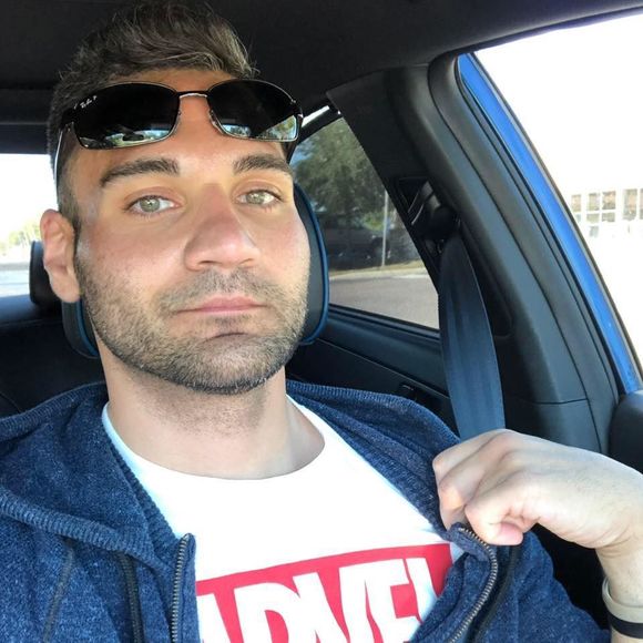 Meet your Posher, Fares - Picture 1 of 1